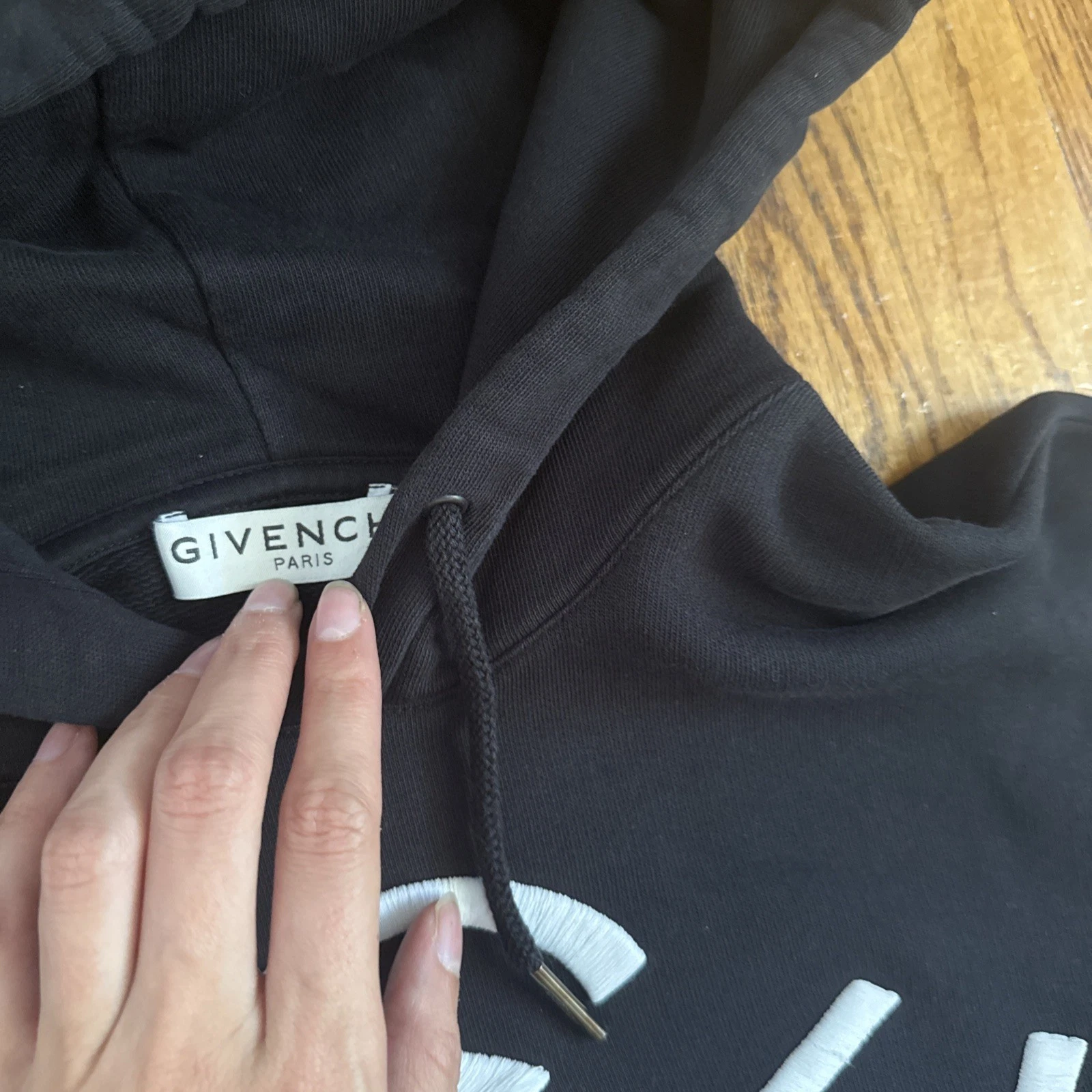 Felpa con cappuccio Givenchy in cotone con stampa logo rifratta nera e scritta bianca taglia S C8