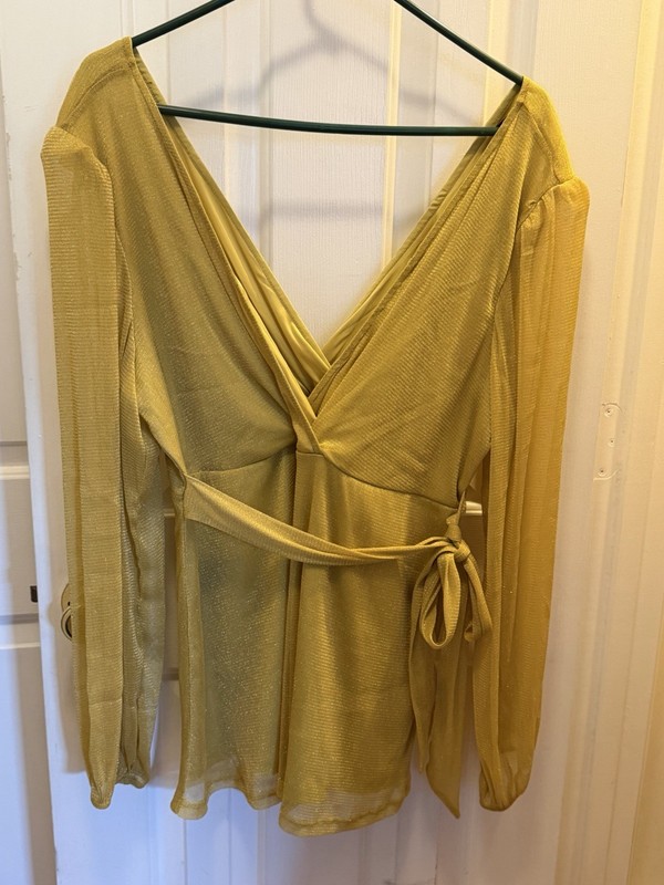 Torrid Knit Glitter Lurex Surplice Peplum Top Womens Plus Size 3X Yellow New