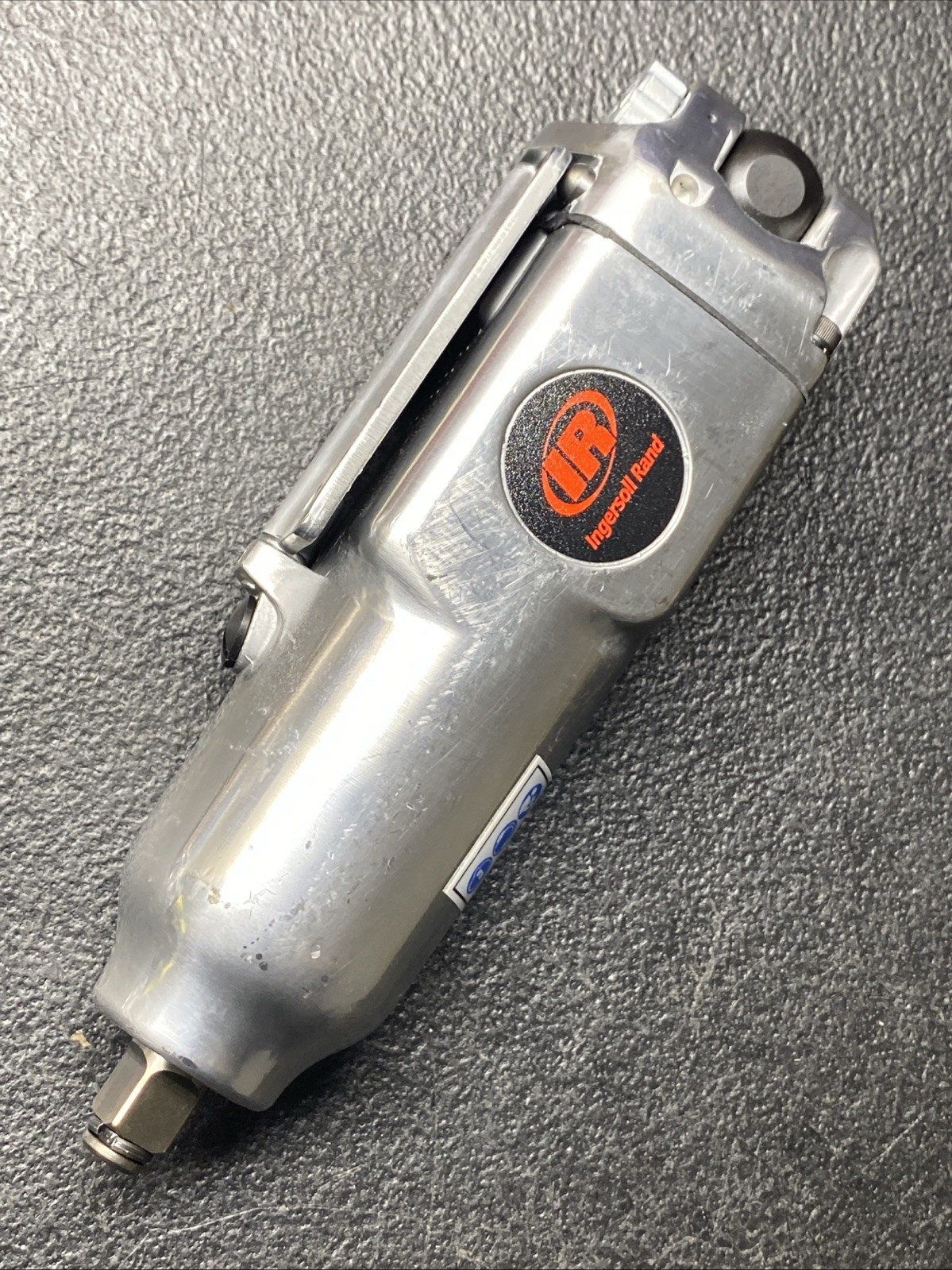 INGERSOLL RAND 216B 3/8" AIR IMPACT WRENCH, 200 FT-LB TORQUE
