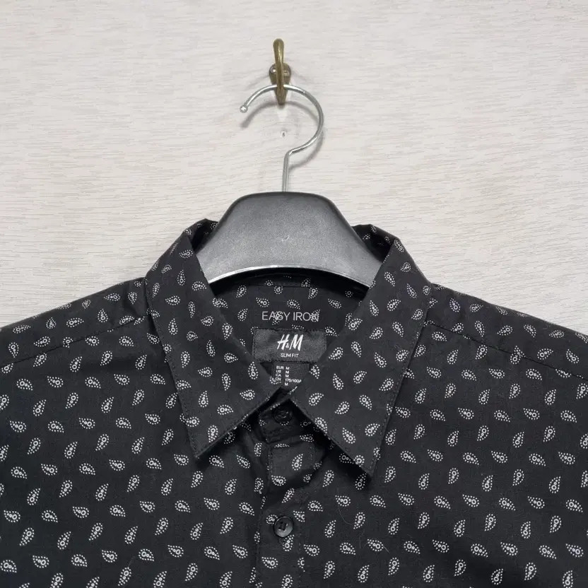 H&M Men's Shirt - Size M, Spring/Fall Style