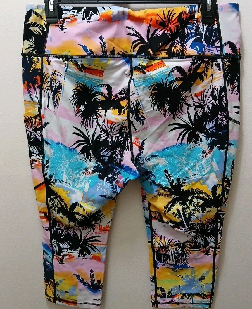 Torrid Performance Core Capri  Active Leggings Pa… - image 12