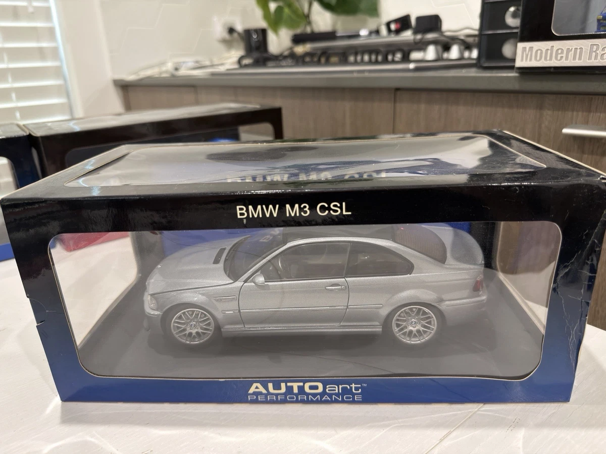オートアート　BMW3.0. 1/18 オートアート BMW 3.0 CSi 1/18スケール 模型 ミニカー オートアート