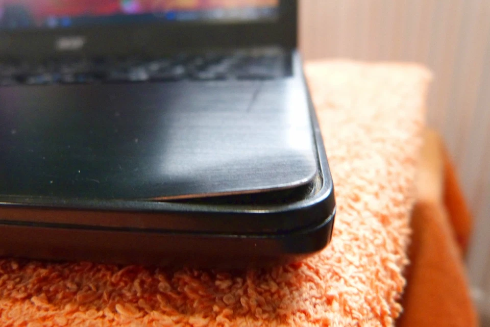 Acer V5 561 15 Zoll l 16GB RAM NEU l AKKU NEU l 1TB l AMD RADEON R7 l TURBO i5 - Bild 4 von 4