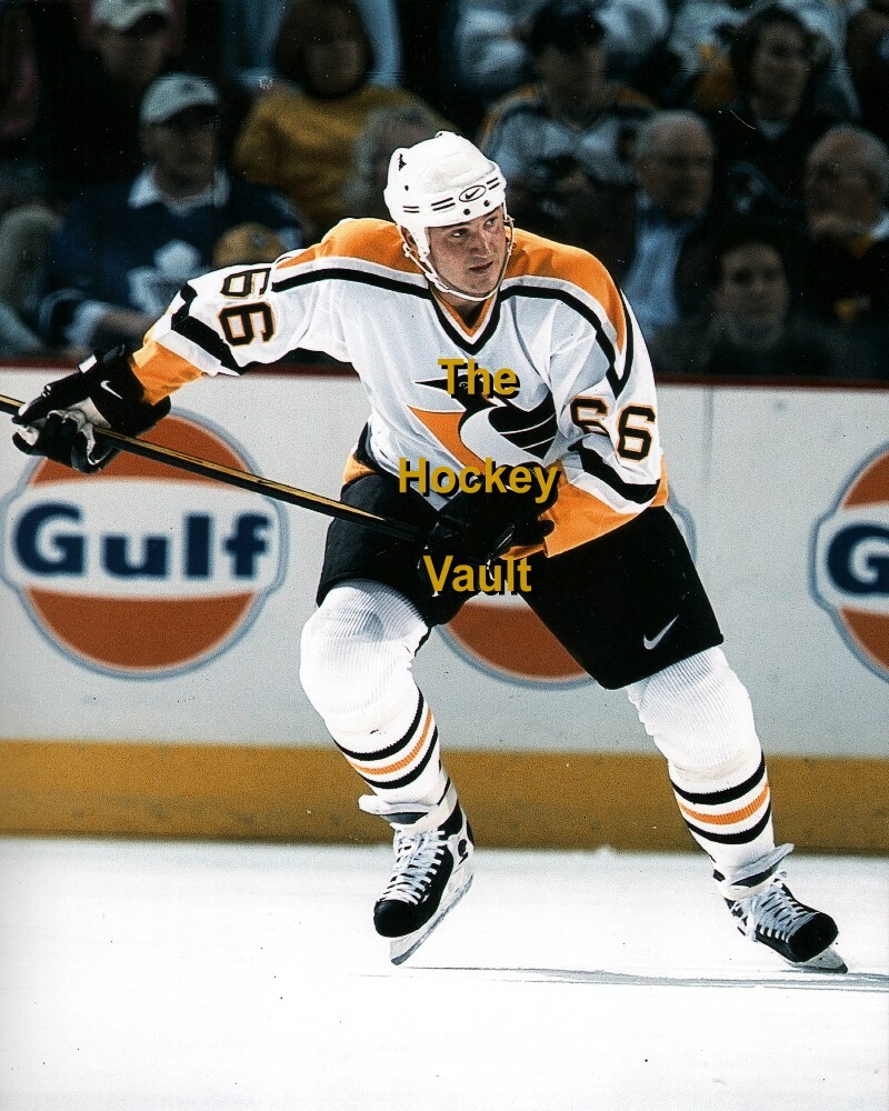 Pittsburgh PENGUINS Mario LEMIEUX #66 in His HOME White UNIFORM 