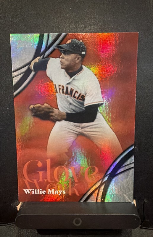 2026 Topps Willie Mays Glove Work