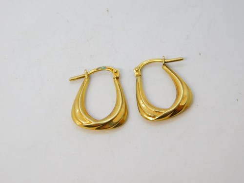 9ct Yellow Gold Swirl Pattern Hook Earrings Vintage c1970 - Picture 2 of 3