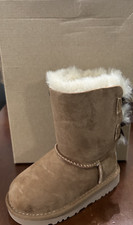 UGG Australia T Bailey Bow II Color Chestnut Girls Size 7