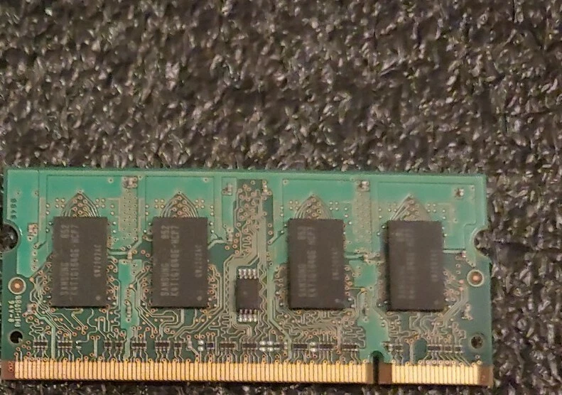 Samsung 1 GB SO-DIMM 800 MHz DDR2 Memory (M470T2864QH3-CF7) - Image 4 of 4