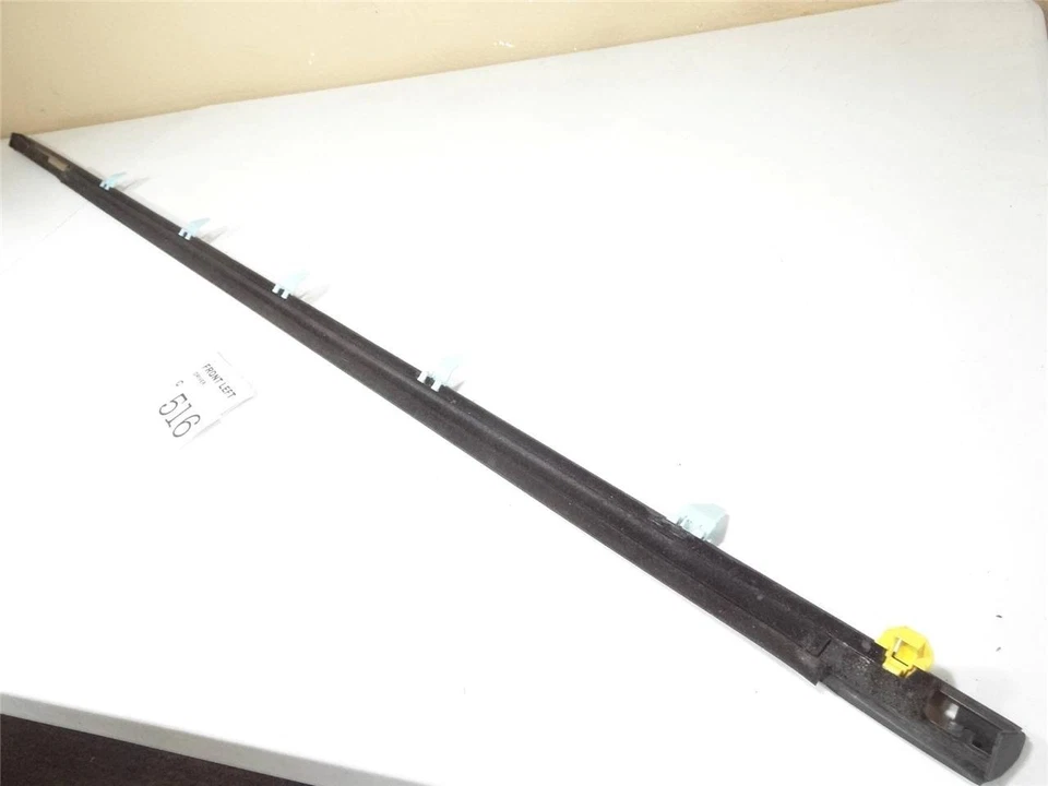 1998-2002 HONDA ACCORD 2DR DRIVER DOOR MOULDING TRIM OEM 98ha - Image 2 of 3