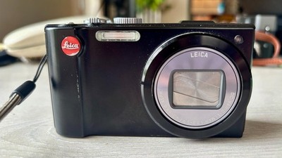Leica V-LUX V-LUX 30 14.1 MP Digital Camera - Original Leather Case and Strap
