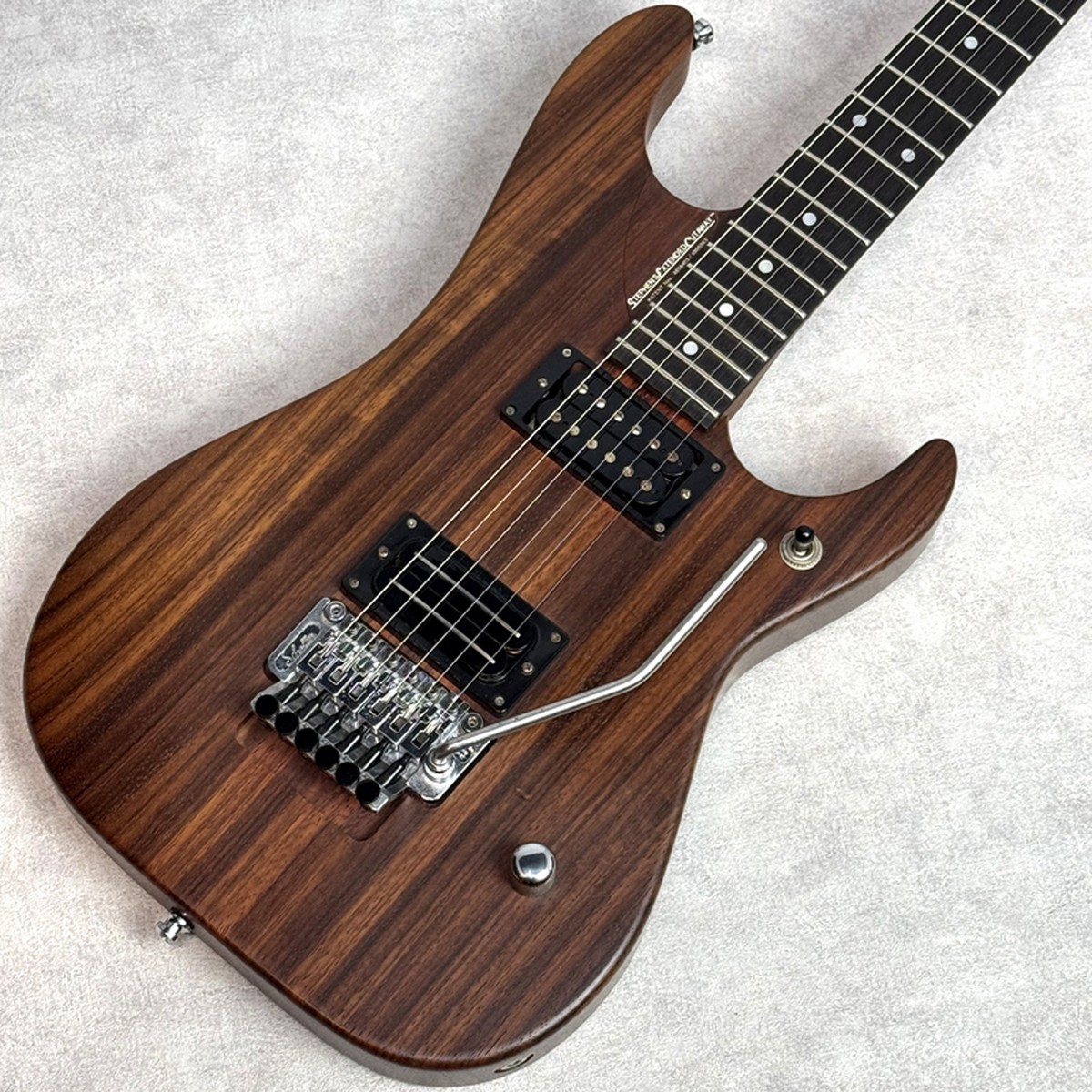Washburn N4ブラック ヌーノ・ベッテンコート シグネーチャーモデル