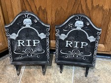 Set Of 2 Halloween grave tombstones for grass lawn outside
