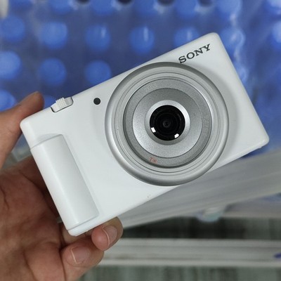 Sony ZV-1F ZV1F 20.1MP 4K f/2 Vlogging Compact Digital Camera White Tested