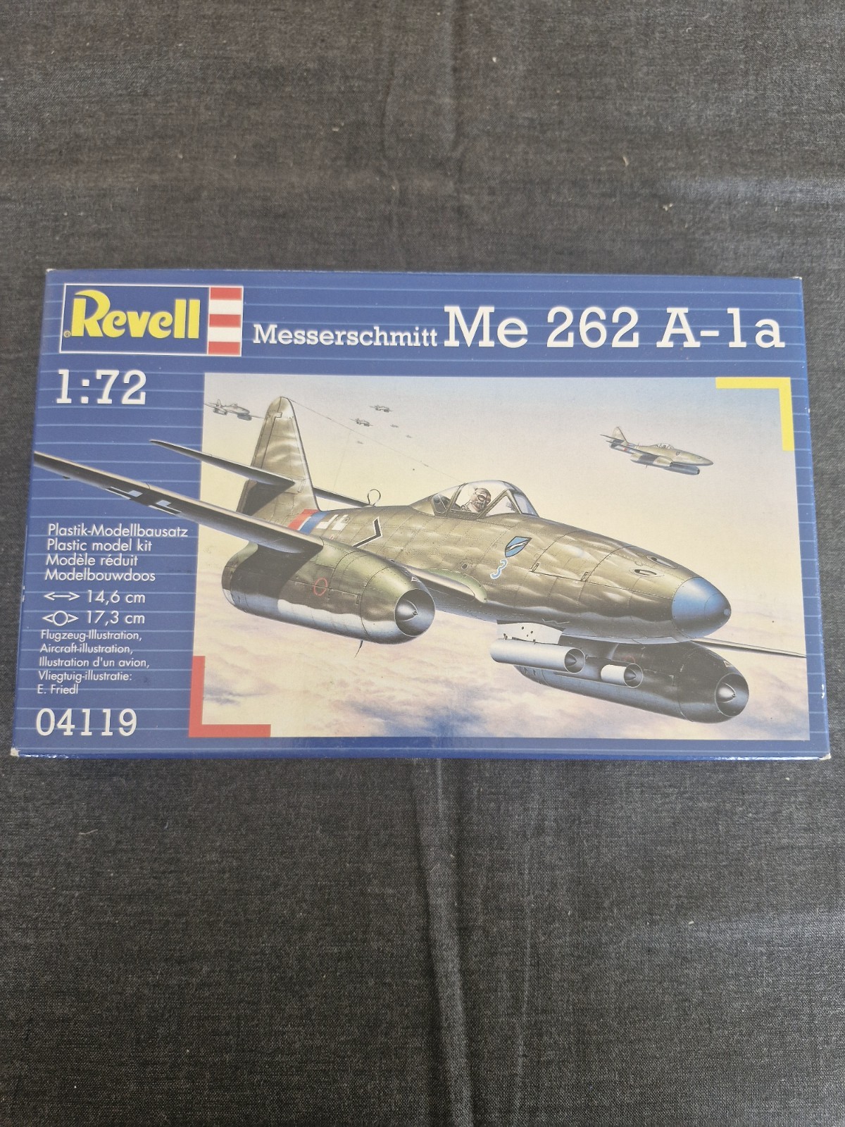 Maquette Avion Revell Messerschmitt Me 262 A-1a 1/72 en plastique gris pour collectionneur