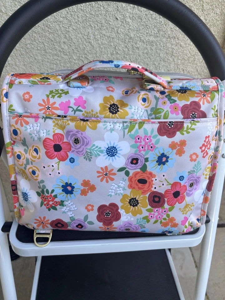 Bolsa de pañales floral Ju-Ju Be con cambiador estampado floral retirado Foto 2 de 4