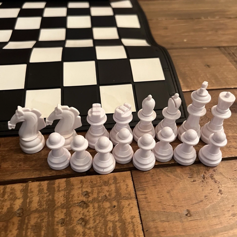 Dream Cheeky USB Roll Up Chess Game 2007 #406 Requires Windows 2000 XP or Higher - Image 3 of 4