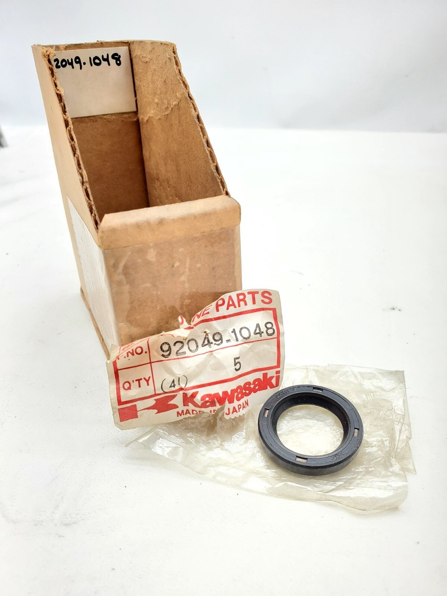 Kawasaki NOS NEW 92049-1048 Oil Seal SC22325 Z1 KZ1000 KZ900 KD KL