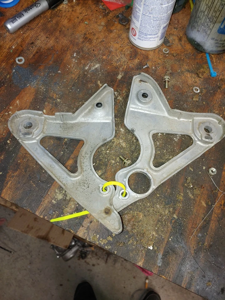 Yamaha XS750S 1979 tubo de escape soporte ambos lados Foto 2 de 2