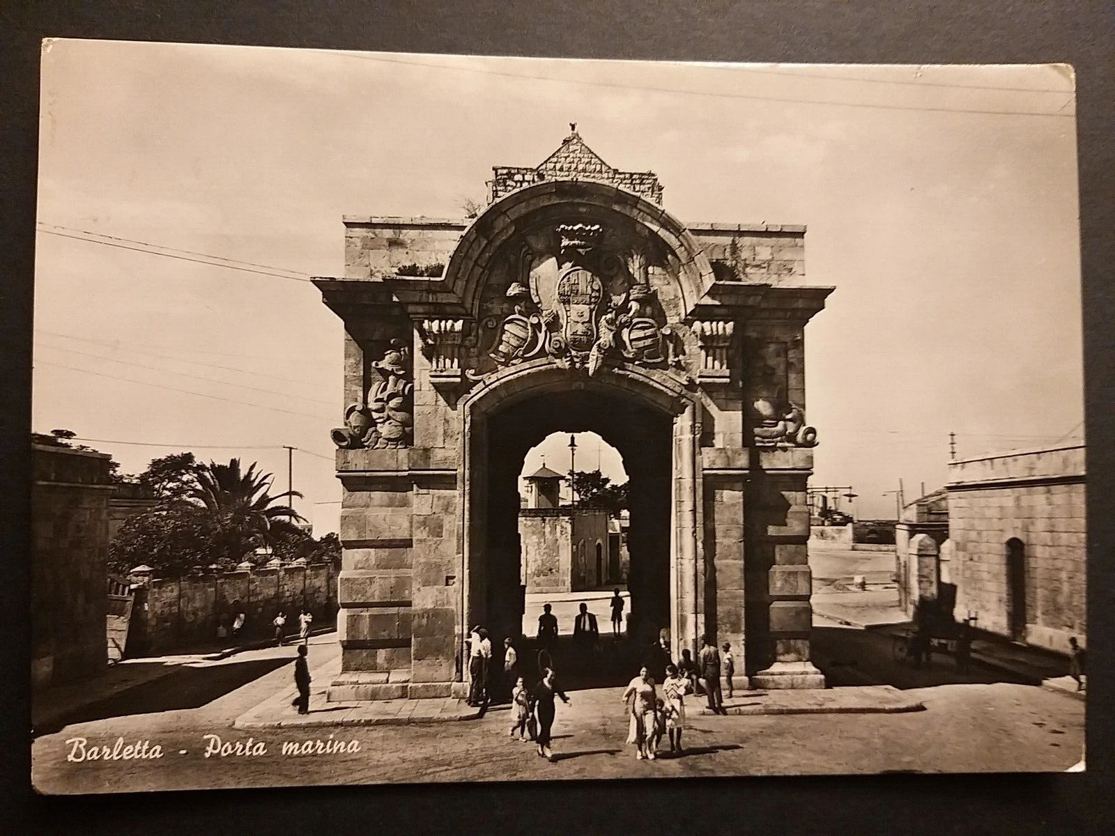 Foto 1 di 2
