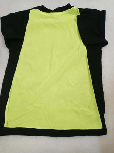 DC Comics Men's Black & Yellow Short Sleeve BATMAN Tee Shirt w/Cape **Medium** - Picture 7 of 7