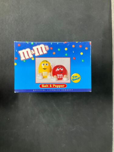 M&M's salt and pepper shakers -  (SEALED) product Mars inc 1999 (Official Merch) - Picture 1 of 4