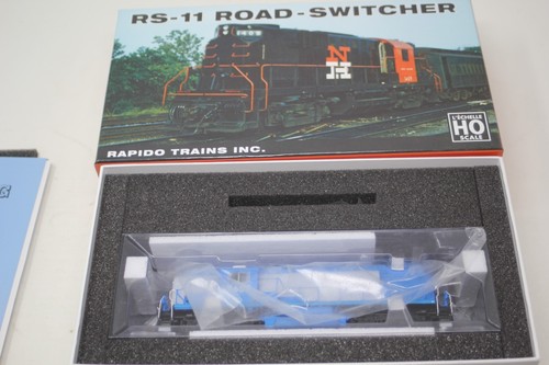 Rapido - Conrail ALCo RS-11 Locomotive #7652 - Picture 2 of 3