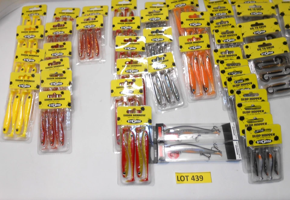LOT SPECIAL CARNASSIER 232 LEURRES STORM+ 2 LEURRES RAPALA LOT N°439 NEUF - Photo 2/3