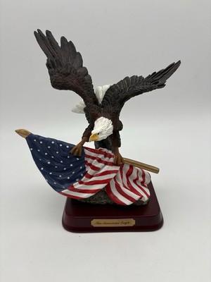 Herco Gift The American Bald Eagle U.S. Flag Sculpture on Wooden Base 9 
