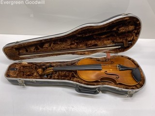 a Karl Höfner No. 174 violin made in Bubenreuth Germany in 1979 4/4