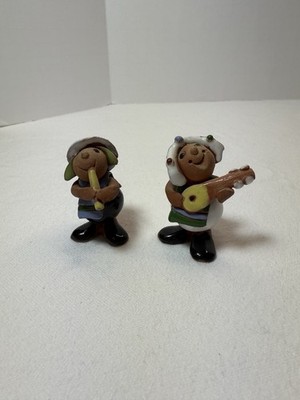 2 Clay Miniatures Tiny Figures Bolivia Hand Crafted