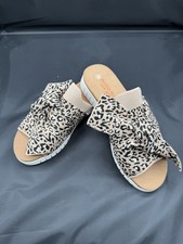 NEW Bernie Mev Freesia Women Cheetah W Bow Sandals Open Toe Casual Sz 8/38