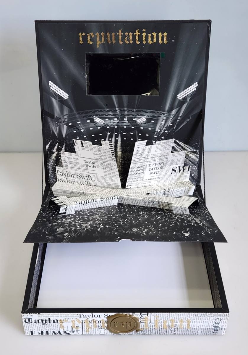 Taylor Swift Reputation Stadium Tour VIP Box, Book & Patch Only