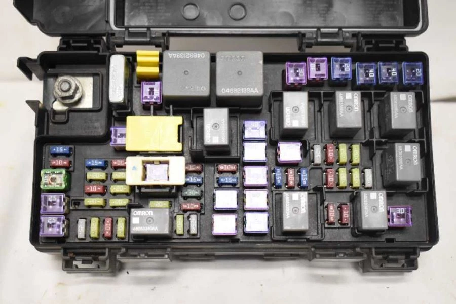 68105507AB Multi function Module Fuse Box Fits 2012 CARAVAN E104 - Image 2 of 4