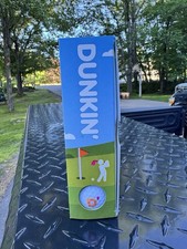 Pelota de golf Dunkin Donuts edición limitada TaylorMade DÍA DEL PADRE en mano
