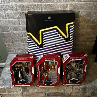 Mattel WWE Ultimate Edition New Generation Arena + Diesel Doink Macho Man HHY42