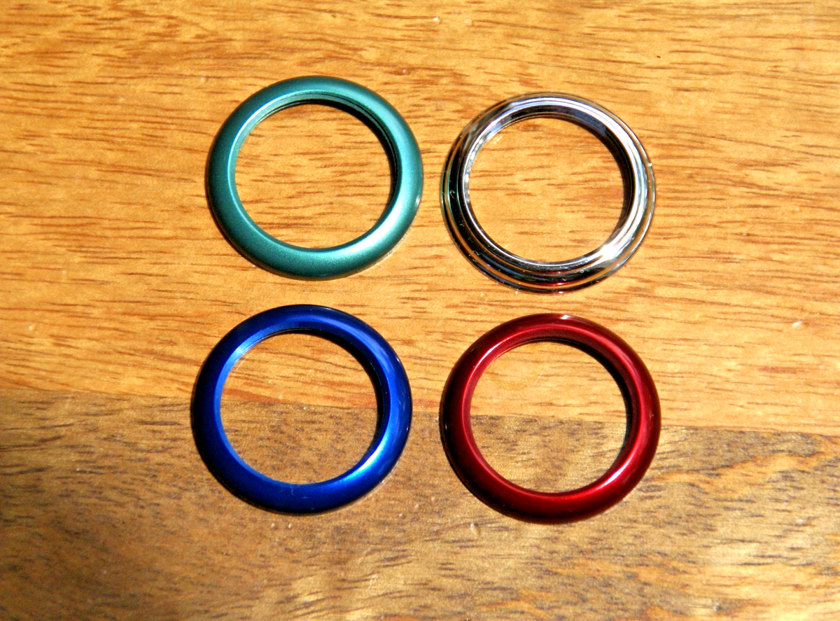 New Vintage Gucci 4-Metal Bezel Set - Silver Red Blue 
