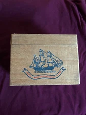 VINTAGE EARLY AMERICAN OLD SPICE GIFT BOX