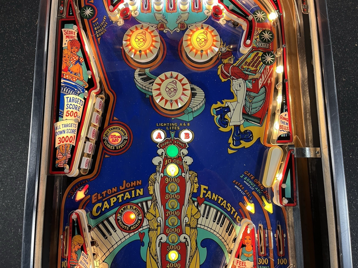 1976 CAPTAIN FANTASTIC AND THE BROWN DIRT COWBOY PINBALL MACHINE