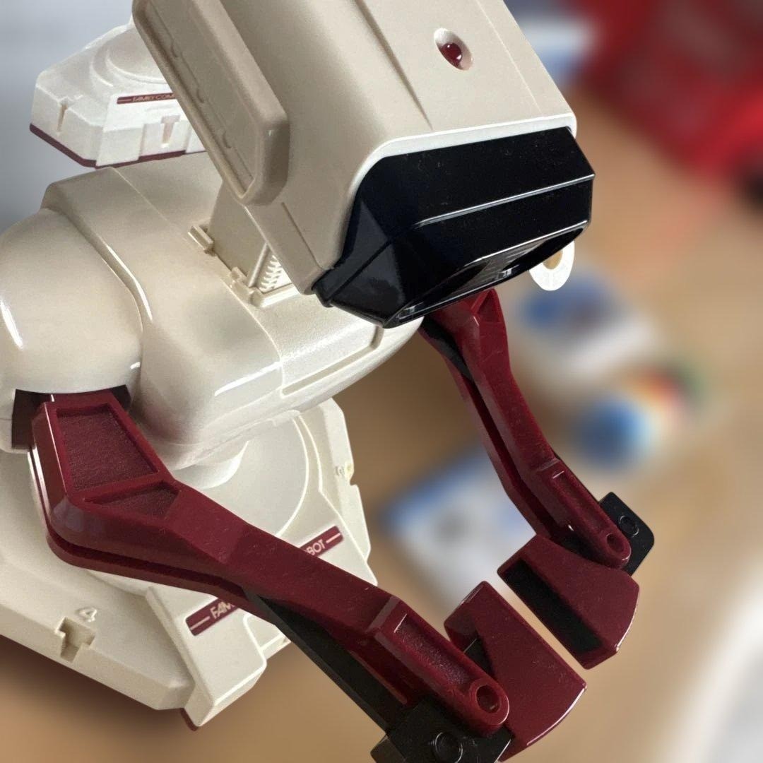 Nintendo Famicom Robot R.O.B. HVC-012 (Robotic Operating Buddy) +