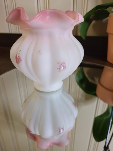 Vintage Fenton Rosalene Berries And Blossoms Vase - Art Glass - Hand Painted - Picture 3 of 7