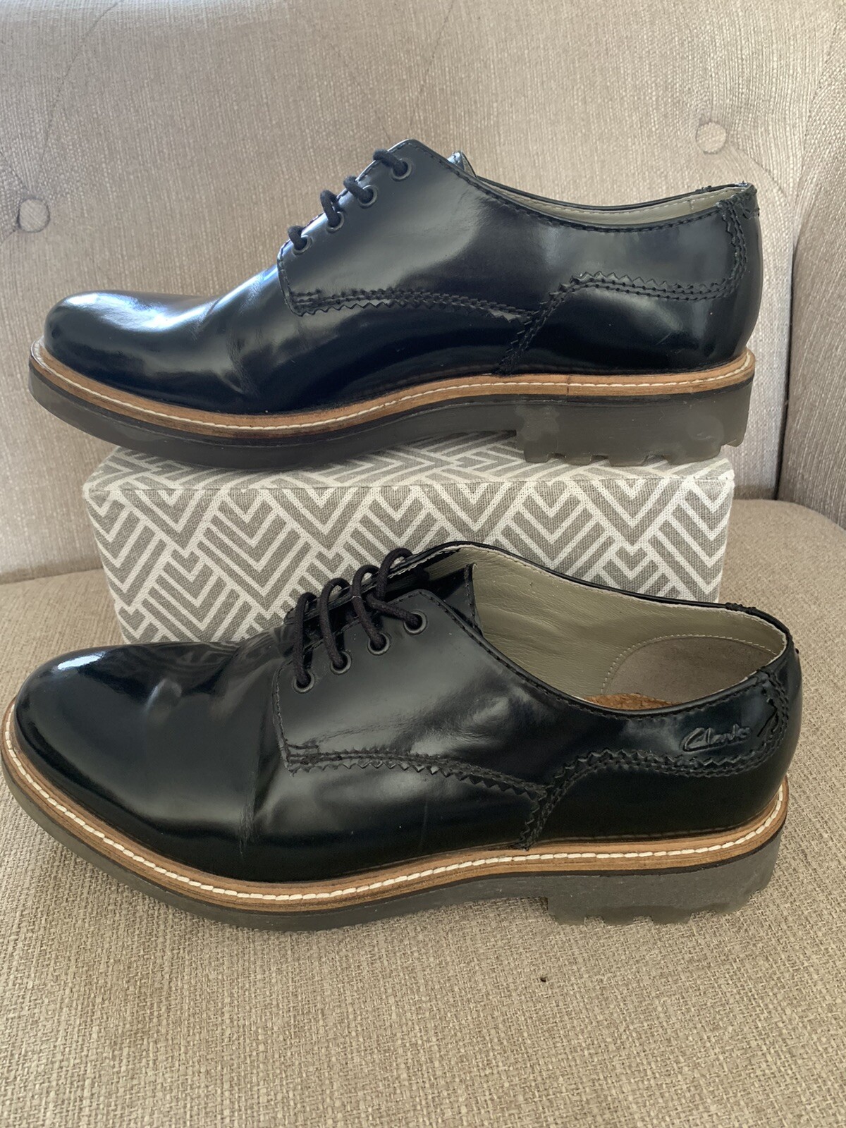 clarks derby shoes