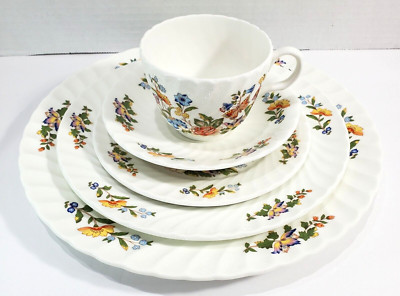 Vintage Aynsley Cottage Garden 5 Piece Place Setting Discontinued 2001