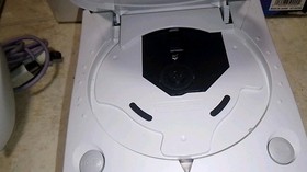Sega Dreamcast Console System W/ Game 2 Vmu 2 Controllers Hyper Pak Cord        