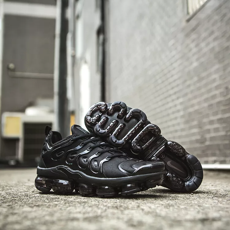 ま*ん様 Nike Air Vapormax ブラック Nike Air VaporMax Plus Triple Black Dark Grey Men's Size 8
