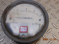 DWYER 2008C MAGNEHELIC PRESSURE GAGE 0-8 INCHES of WATER