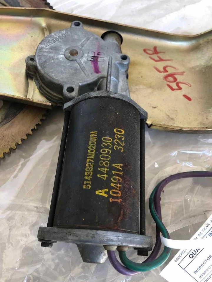 Regulador de puerta delantera Chrysler Lebaron 1987-1995 con motor lado derecho del pasajero Foto 3 de 4