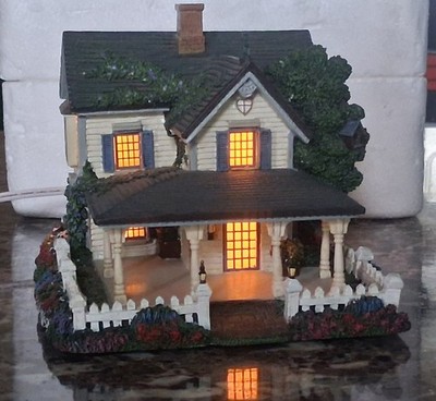Thomas Kinkade Hawthorne Village Home Is Where The House Is ( ONLY ONE ON EBAY)