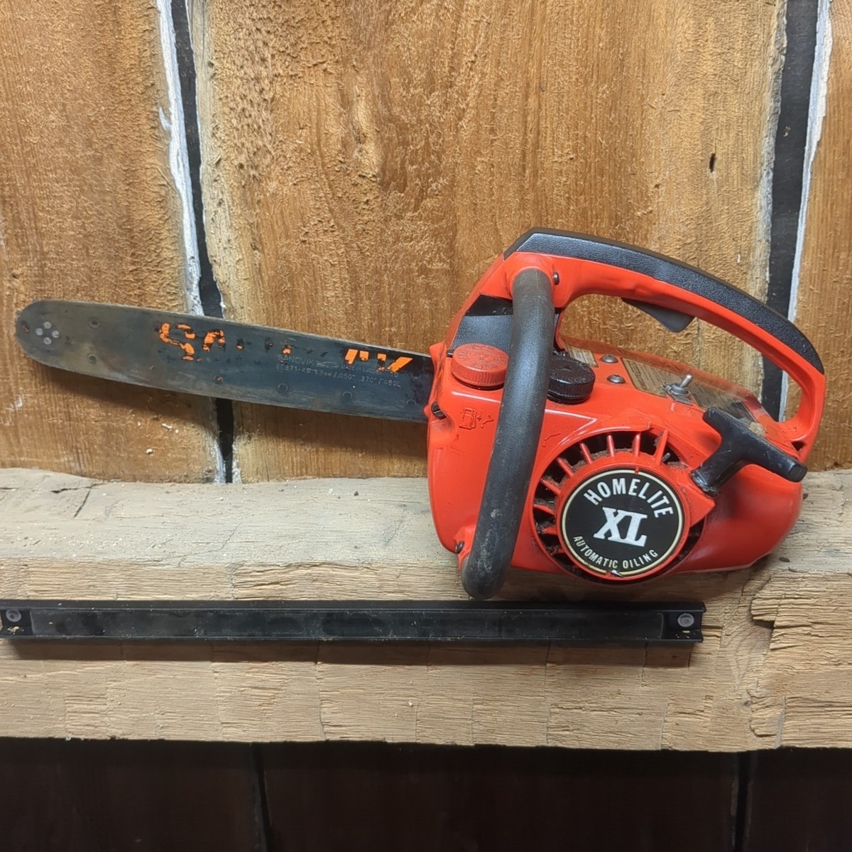 Vintage HOMELITE Textron XL Gas Chainsaw W/ 12