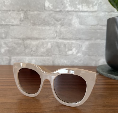 Le Specs Air Heart Sunglasses Oatmeal Womens Oversized Cat Eye 2102333 - Picture 2 of 12