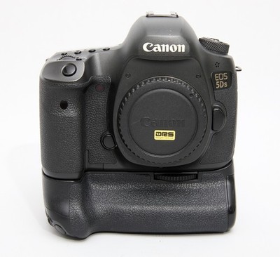 Canon EOS 5DS DSLR Kamera mit Batteriegriff BG-E11 Auslösungen: 172048 - (ST11)